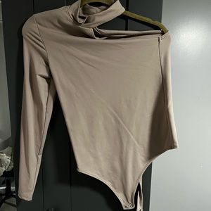 Abercrombie one sleeve bodysuit
